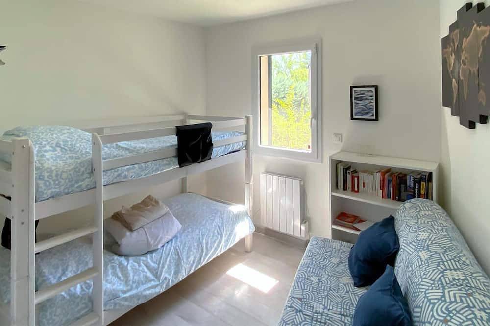 Pet friendly home in Regusse in Régusse, Brignoles region