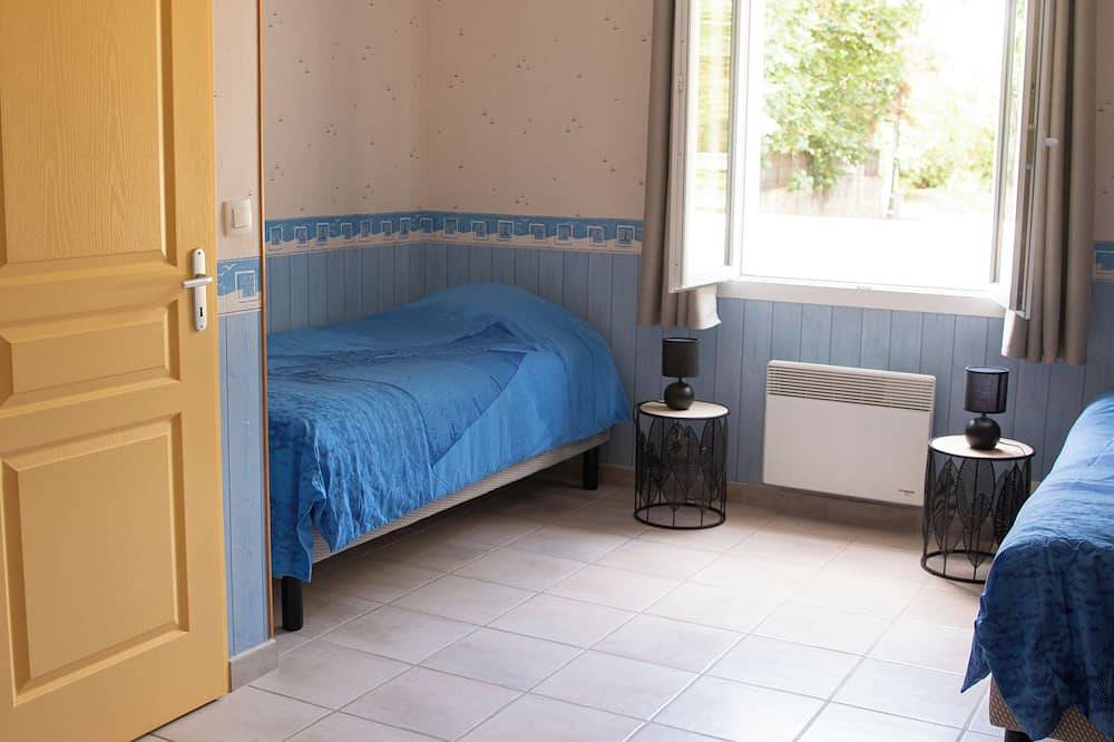 Charmante maison toute équipée, située à proximité des îles de Ré, d'Oléron, Aix in Ciré-d'Aunis, Région de Rochefort