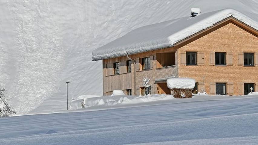 Appartement voor 9 personen, met tuin en balkon in Schoppernau