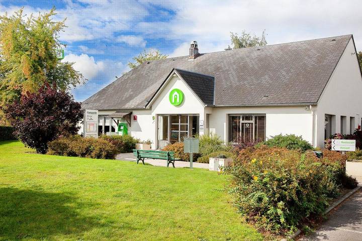 Hôtel pour 2 personnes, avec Terrasse ainsi que Jardin et Vue dans Vire Normandie