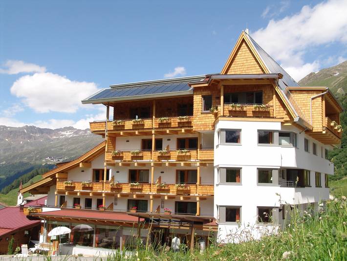 Ferienwohnung für 7 Personen, mit Balkon und Terrasse sowie Sauna in Tiroler Oberland - 2
