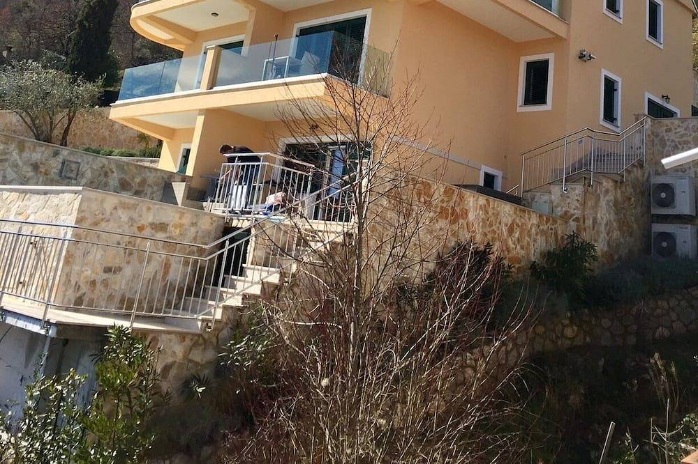 Ganze Wohnung, Romantische Ferienwohnung ★★★★mit traumhafter Aussicht, ideal für Paare in Medveja, Opatija Riviera