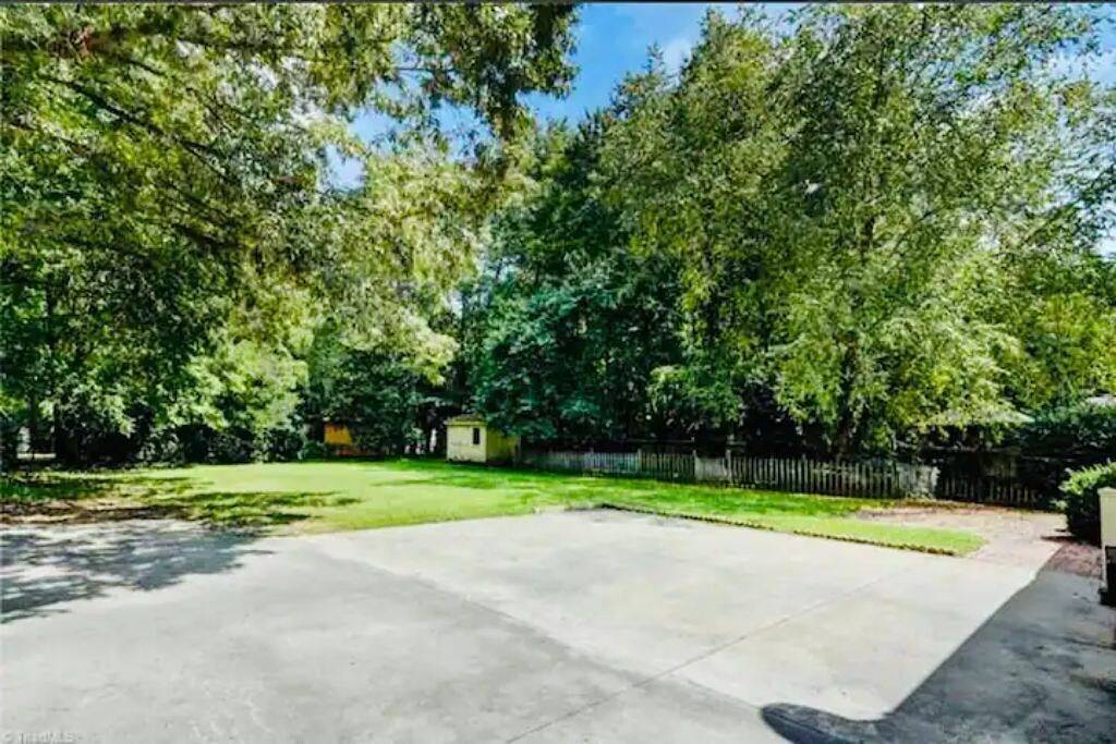 Lake Jeanette Luxury Escape - 4Br + Office + Ev in Greensboro, Guilford County