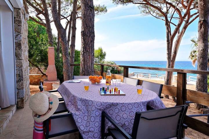 Location de vacances pour 6 personnes, avec terrasse à Occhiatana