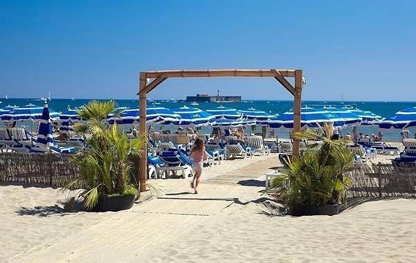 Gîte pour 5 personnes, avec balcon ainsi que piscine et bassin pour enfant dans Aqualand (Cap d'Agde)
