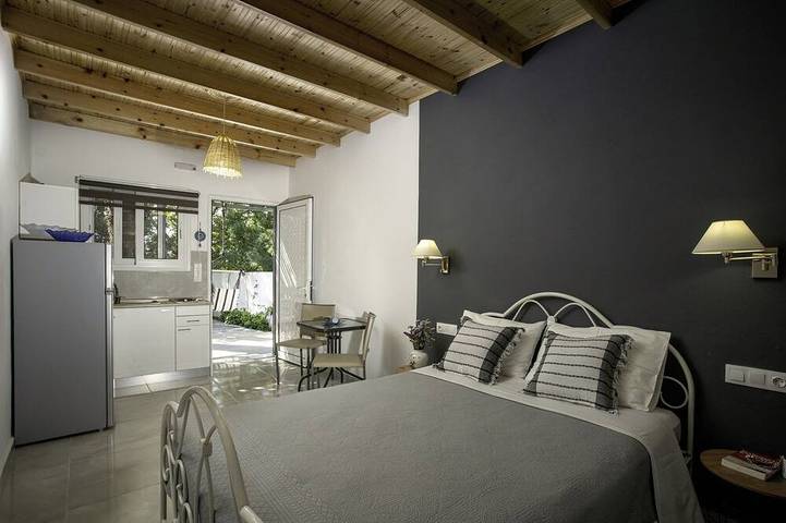 Ferienwohnung für 2 Personen, mit Garten und Terrasse sowie Pool in Archangelos - 3