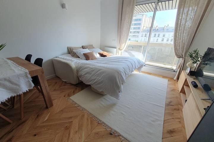 Appartement entier, Refait à neuf: 5min des Champs-Elysees, La Defense Arena, 20min la Tour Eiffel in Neuilly-sur-Seine, Hauts-de-Seine