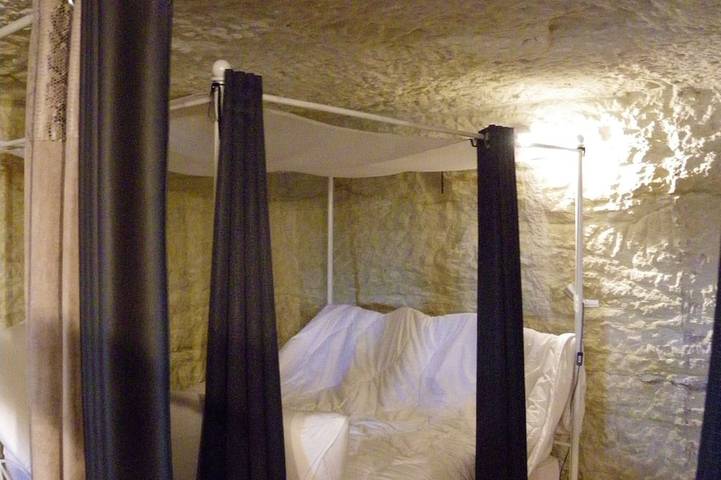 Location de vacances pour 6 personnes, avec terrasse à Nazelles-Négron - 2