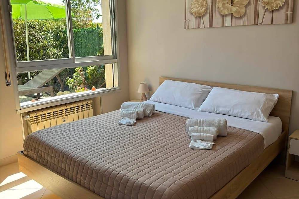 Ganze Wohnung, 200 meters from the sea, between the French Riviera and Sanremo, with a private garden in Ventimiglia (Stadt), Ventimiglia