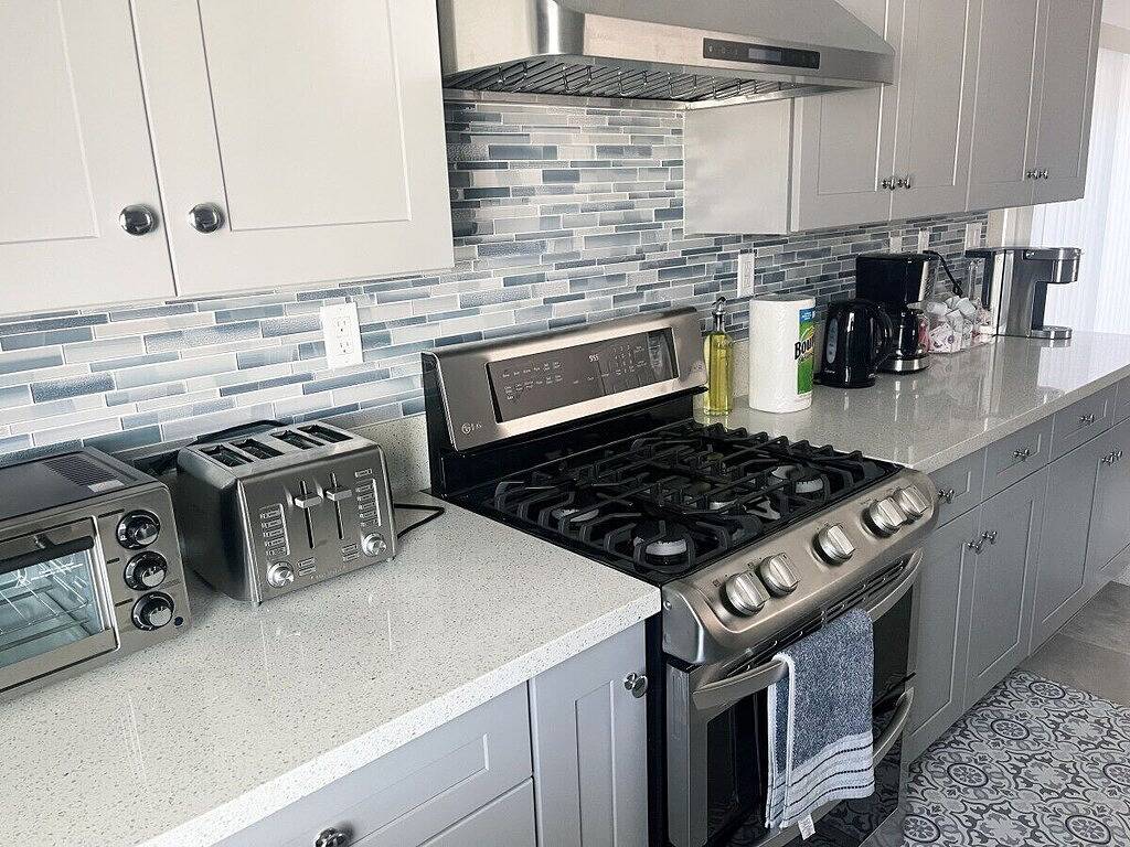 New 2022 5-Bedrooms w/9 Queen Beds Near Disneyland in Westminster, Orange County