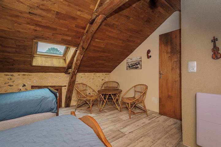 Location de vacances pour 5 personnes, avec terrasse et jardin à Sagelat - 4