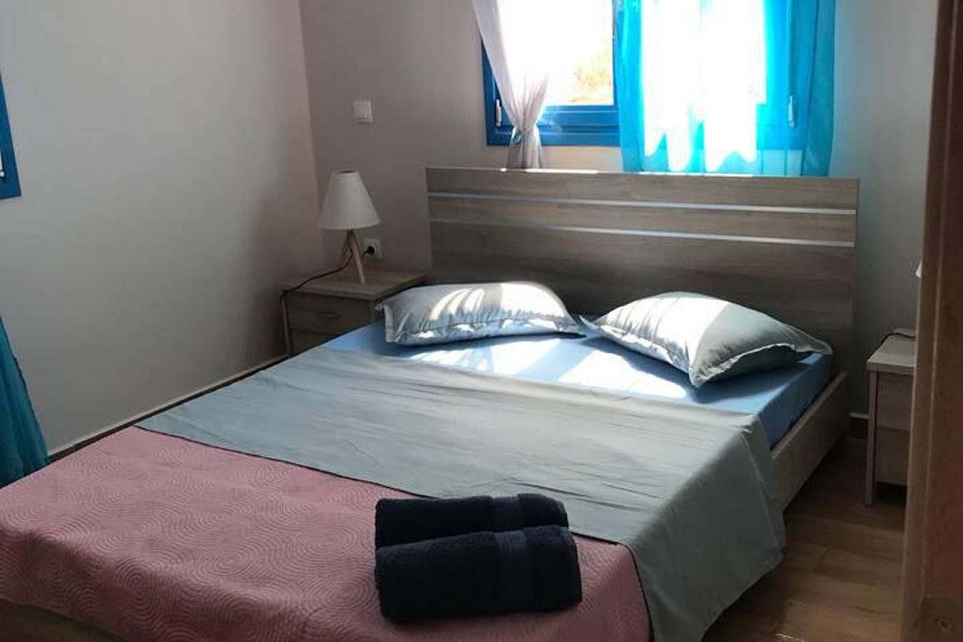 Entire holiday apartment, 2 Bed - Sleeps 4 - Free Parking - Sea & Mtn View in Mirties, Kalymnos