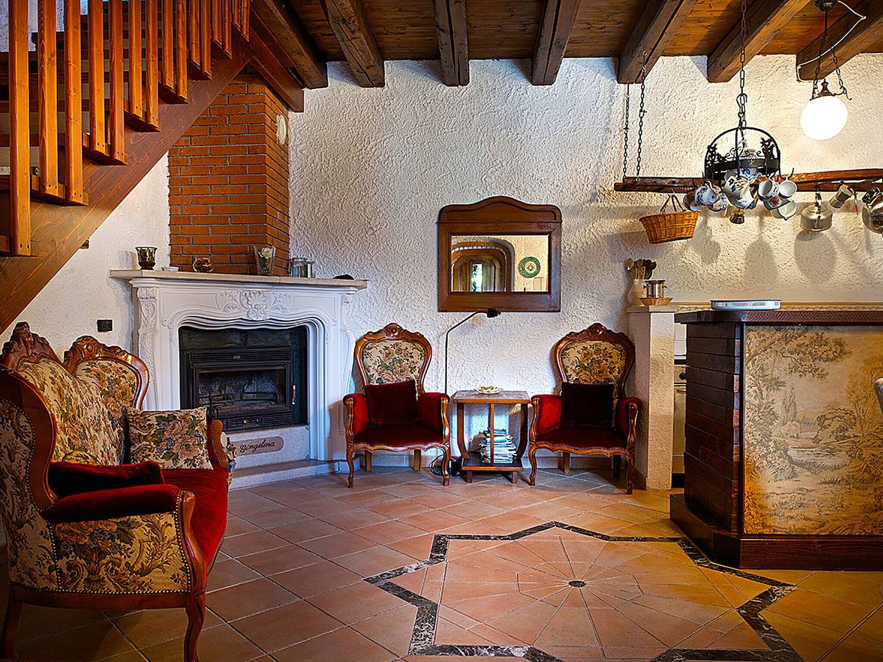 Cottage in Italia con camino alpino in Ponte nelle Alpi, Prealpi Carniche