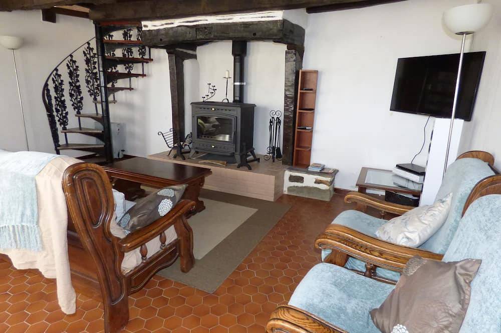 Stunning Brittany cottage right on the bank of the River Vilaine. in Guipry, Región de Redon