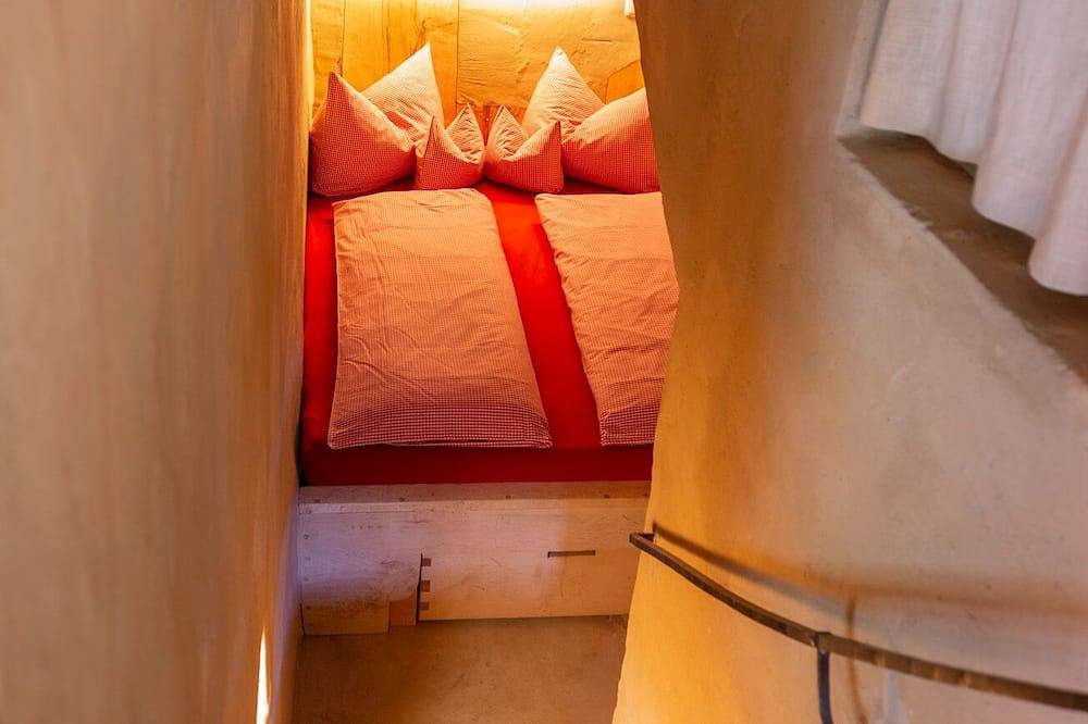 Ganze Wohnung, Ferienwohnung Fürstenpalais im Turm zu Schloss Schedling nahe dem Chiemsee in Trostberg, Landkreis Traunstein