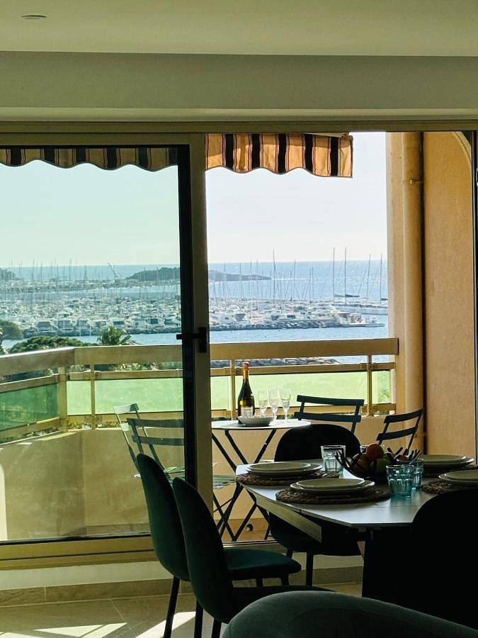 Gîte pour 5 personnes, avec balcon et vue dans Plage Beau Rivage Saint Raphael - 2