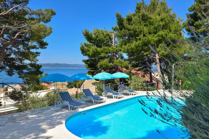 Ferienwohnung für 4 Personen, mit Balkon und Garten, kinderfreundlich an der Makarska Riviera