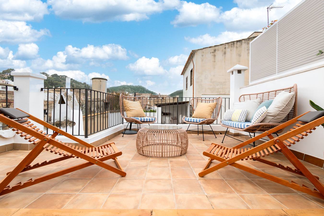 Ferienhaus 'La Roca' mit Bergblick, Wi-Fi und Klimaanlage in Pollença Stadt, Pollença