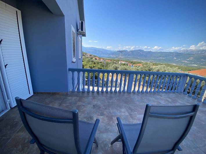 Vakantiehuis voor 6 personen, with Uitzicht op zee and Balkon as well as Terras and Tuin in Montenegro