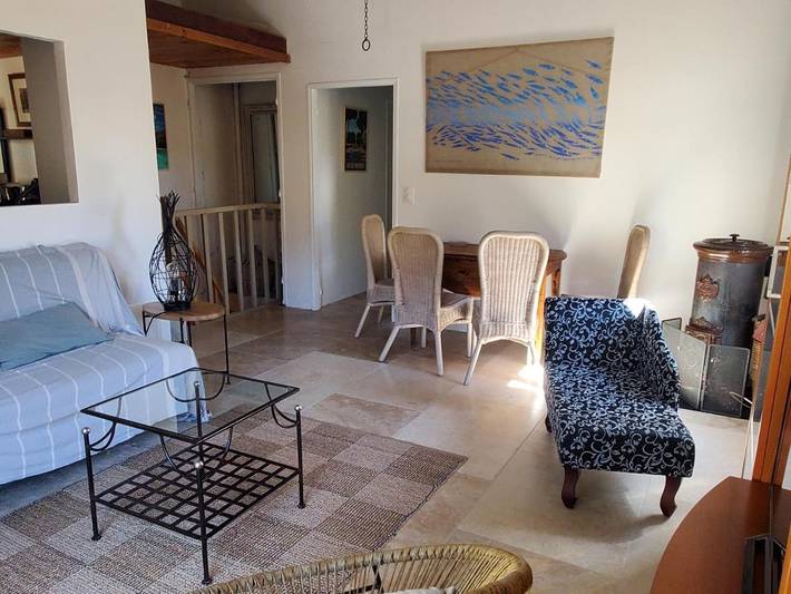 Location de vacances pour 6 personnes, avec terrasse ainsi que jardin et piscine à Villeneuve - 4