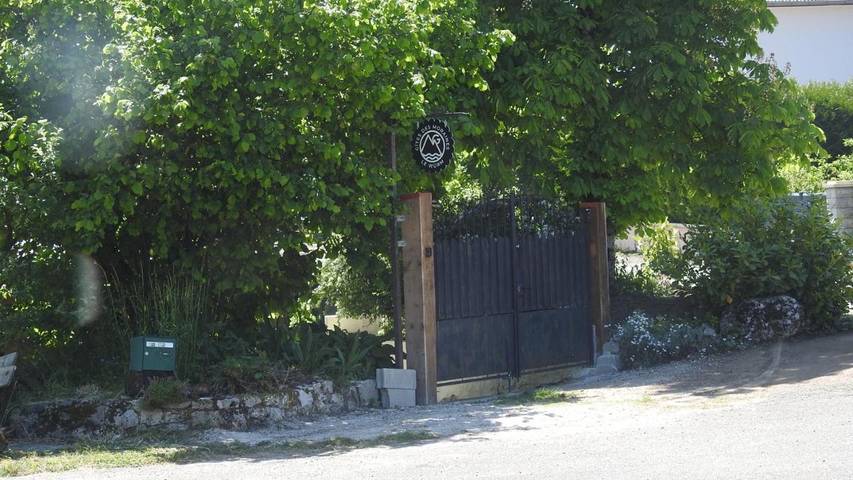 Location de vacances pour 4 personnes, avec vue et jardin, animaux acceptés à Monnet-la-Ville - 4