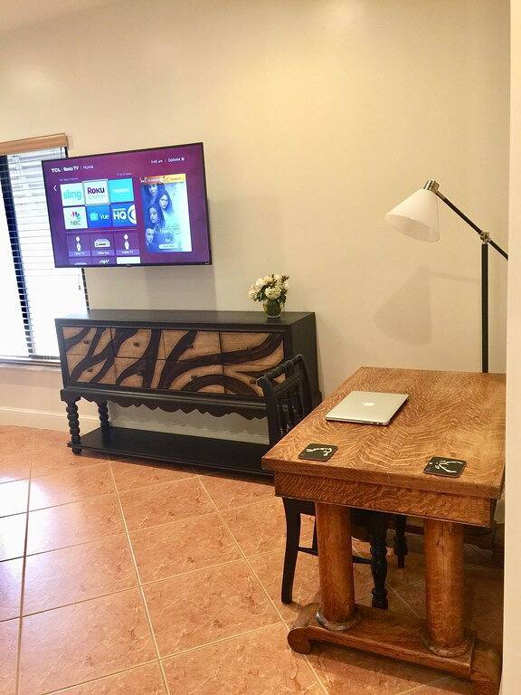 Downtown Retreat - Single Family, überall zu Fuß, großer Garten in West Palm Beach, Palm Beach County