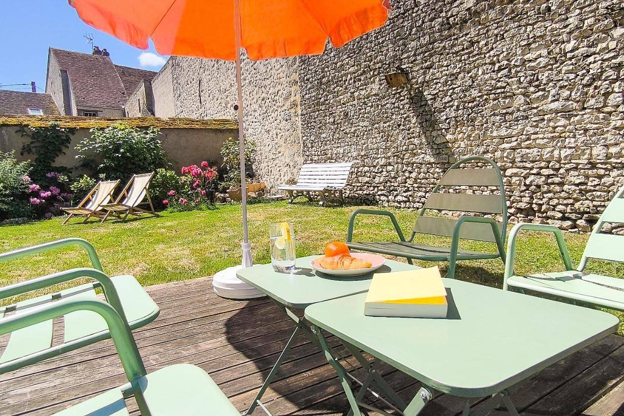 Maison de charme 10 personnes, cœur du village, 1h30 Paris in Égreville, Seine-et-Marne