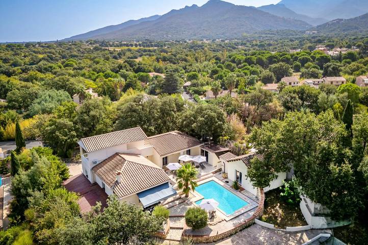 Location de vacances pour 10 personnes, avec Jardin à Laroque-des-Albères