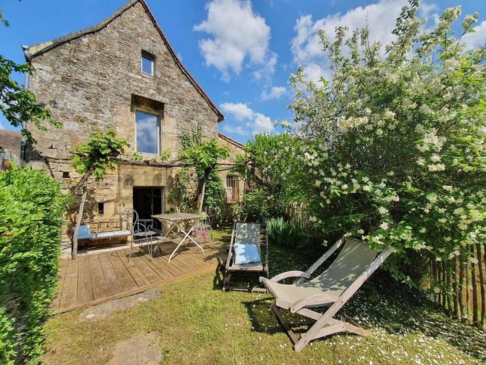 Location de vacances pour 2 personnes, avec Terrasse et Jardin dans Chateau Medieval de Castelnaud la Chapelle