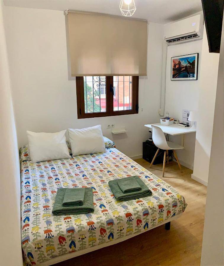 Double Room with Private Bathroom in Puerto de la Torre, Malaga