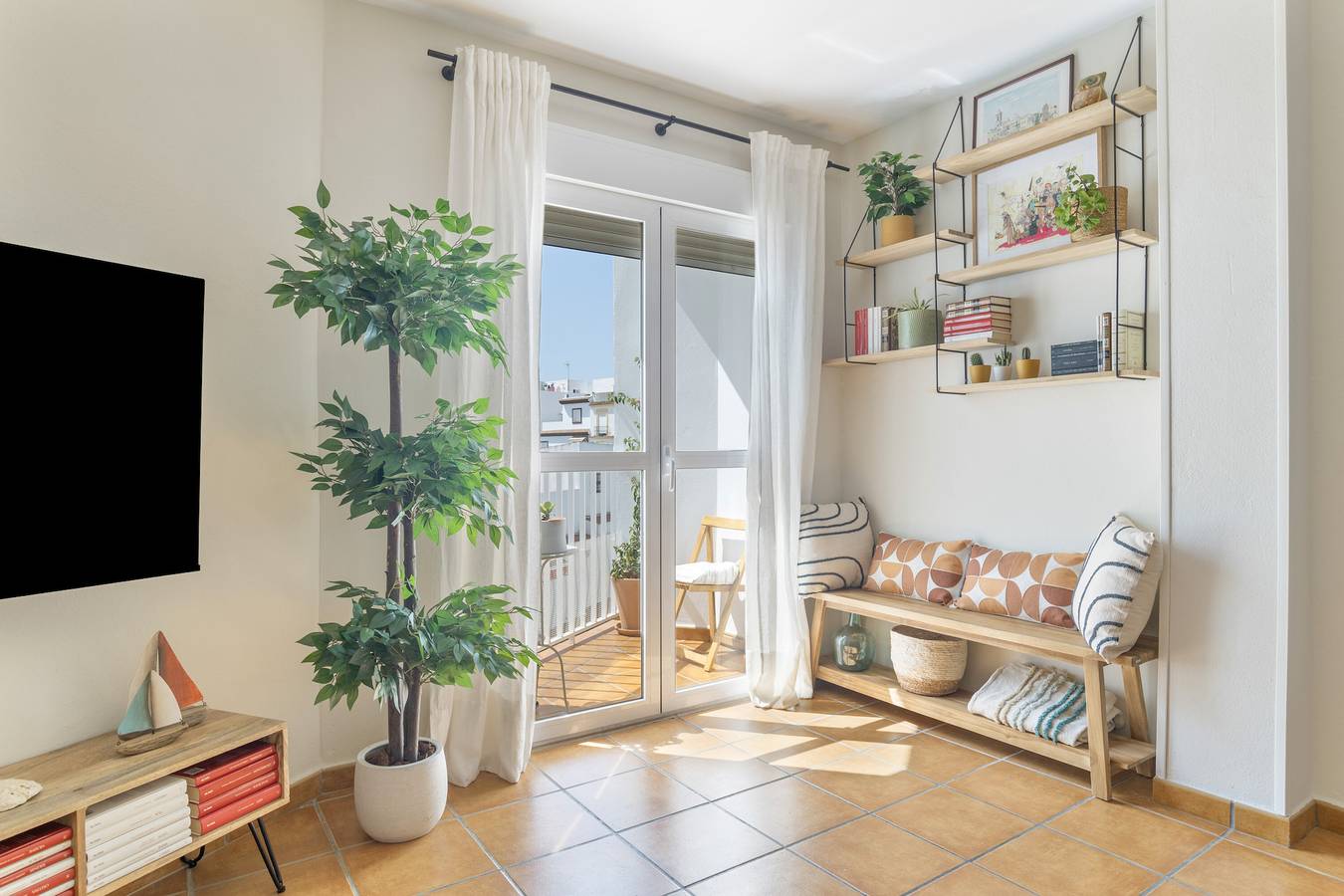 Appartamento intero, Appartamento 'Luz' con terrazza privata, Wi-Fi e aria condizionata in Conil de la Frontera, Costa de la Luz