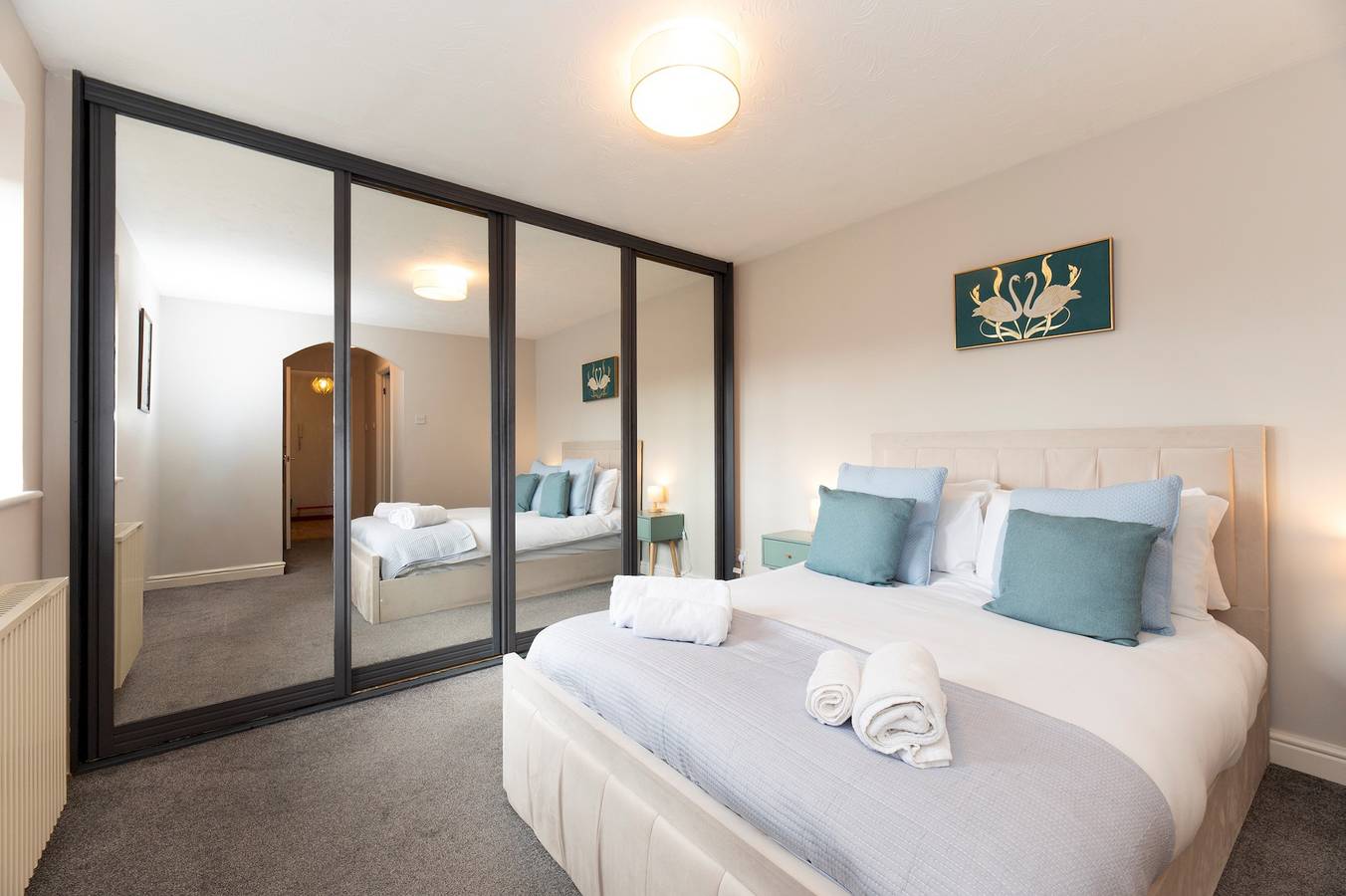 Entire apartment, Modern 2-Bed Apartment Near Kingston - Pass the Keys in Kingston upon Thames, London