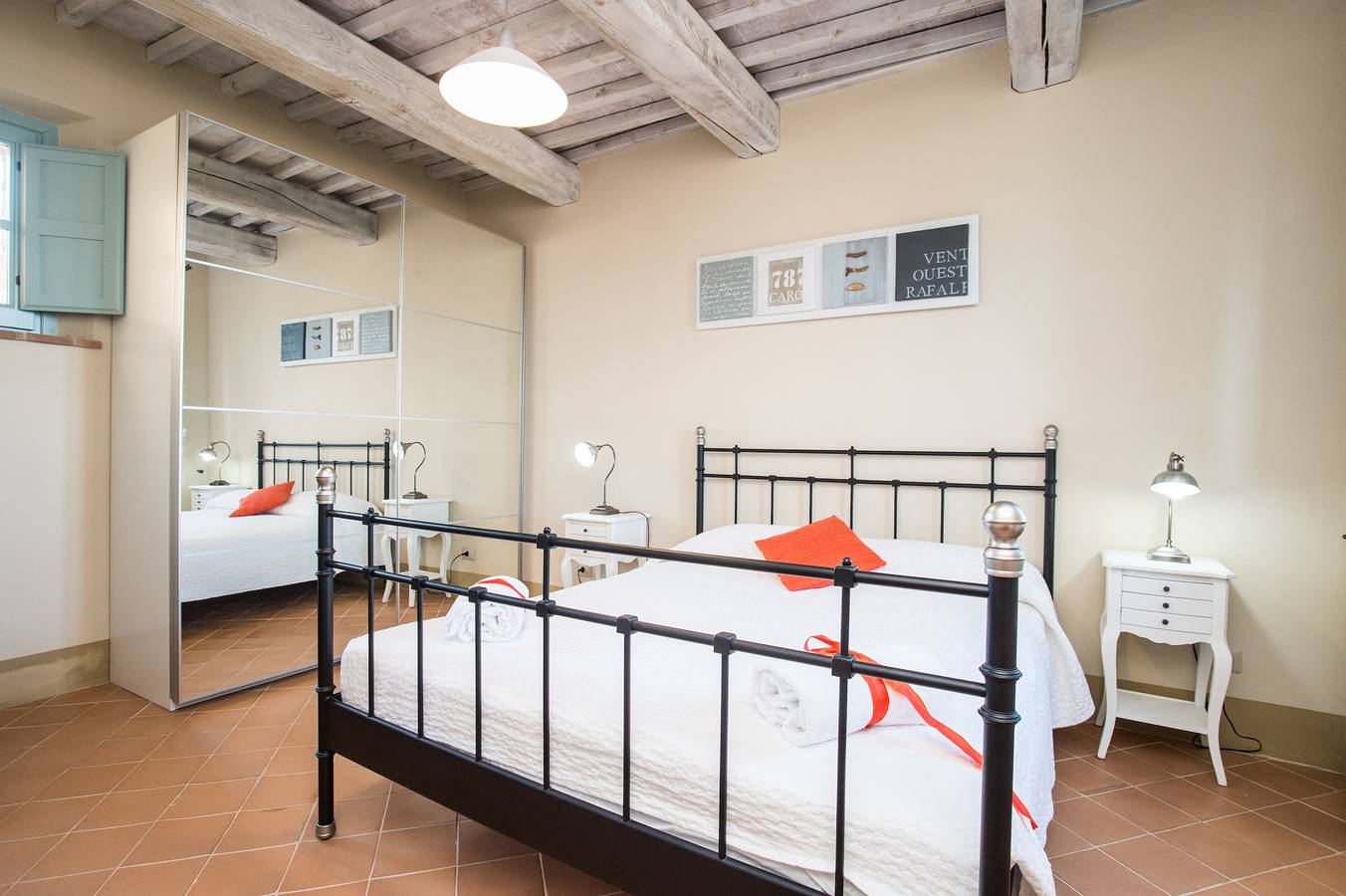 Entire apartment, Apartment In A Hotel "Pino" with Pool, Private Terrace & Wi-Fi in Trequanda, Siena Province