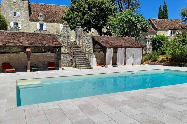 Gîte pour 4 personnes, avec piscine ainsi que jardin et terrasse, animaux acceptés
