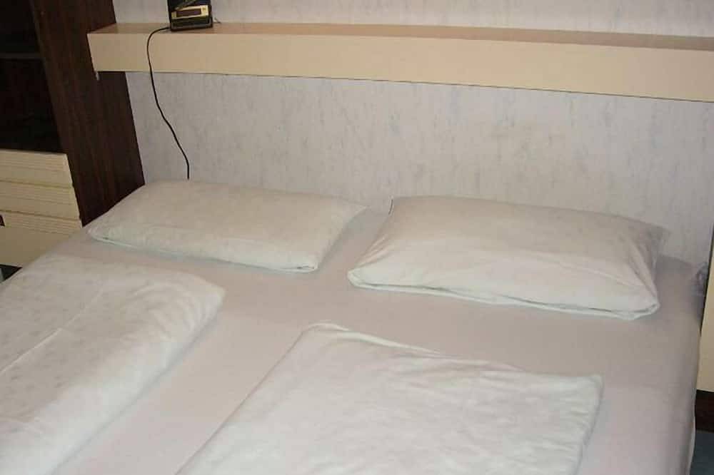 Ganze Wohnung, Apartment 2: Rustikale vollausgestattete Ferienwohnung mit gratis Wlan in Dörfles-Esbach, Oberes Maintal - Coburger Land