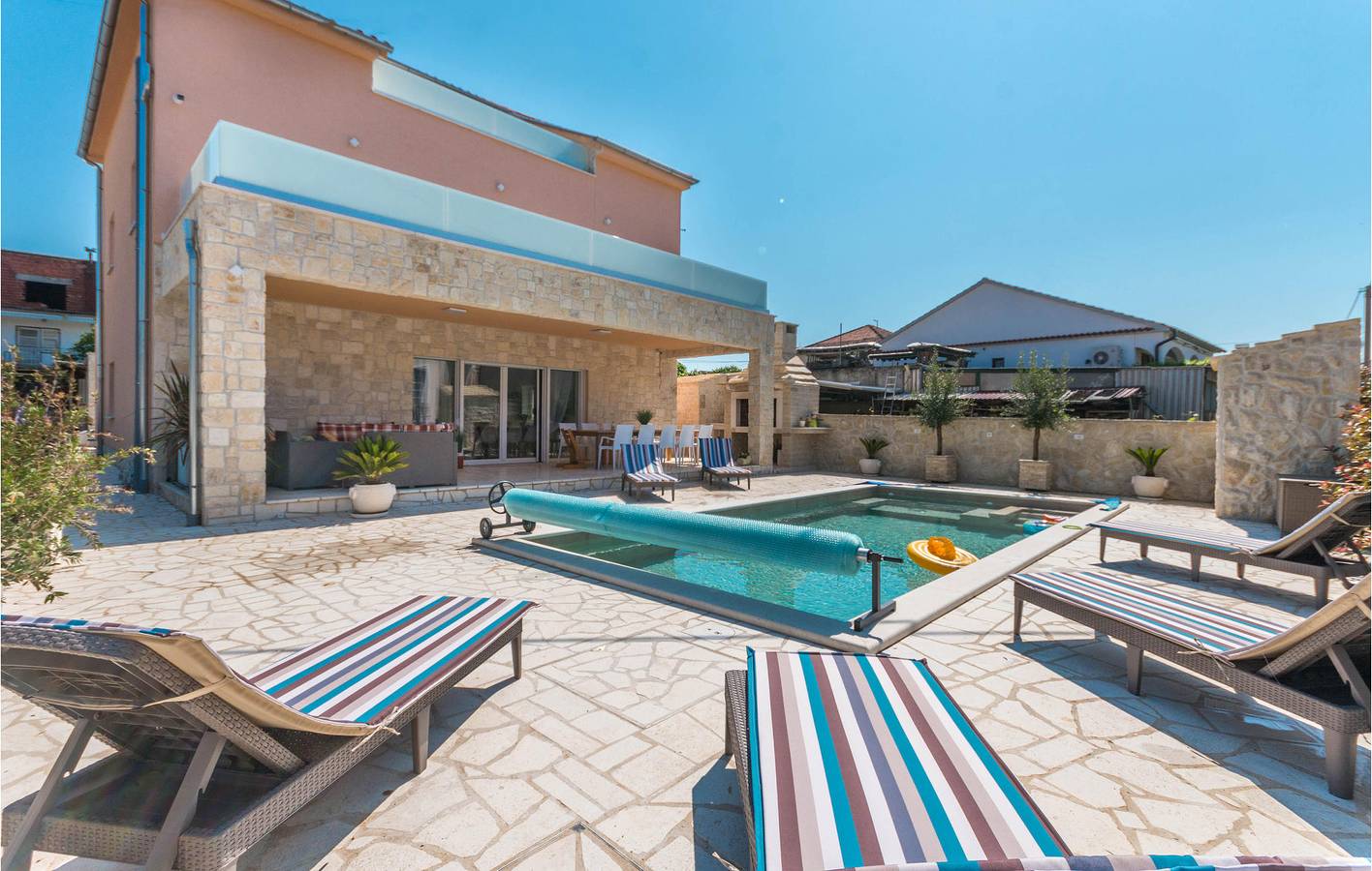 Casa vacanza a Zara a partire da 644€ a notte