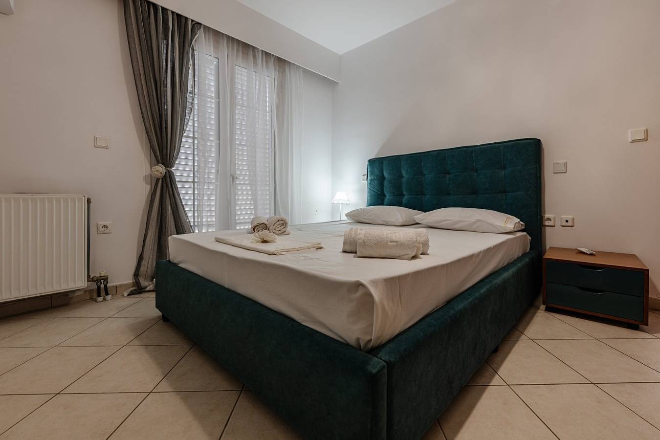 Ganze Wohnung, Studio 'Eleni's Top Floor' mit Gemeinschaftspool, Wi-Fi und Klimaanlage in Alykanas, Alykes