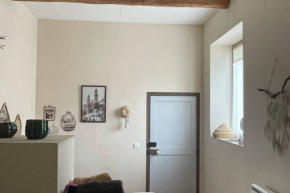 Charming atypical gîte, canal du midi, near sea, Capestang center in Capestang, Canal del Mediodía