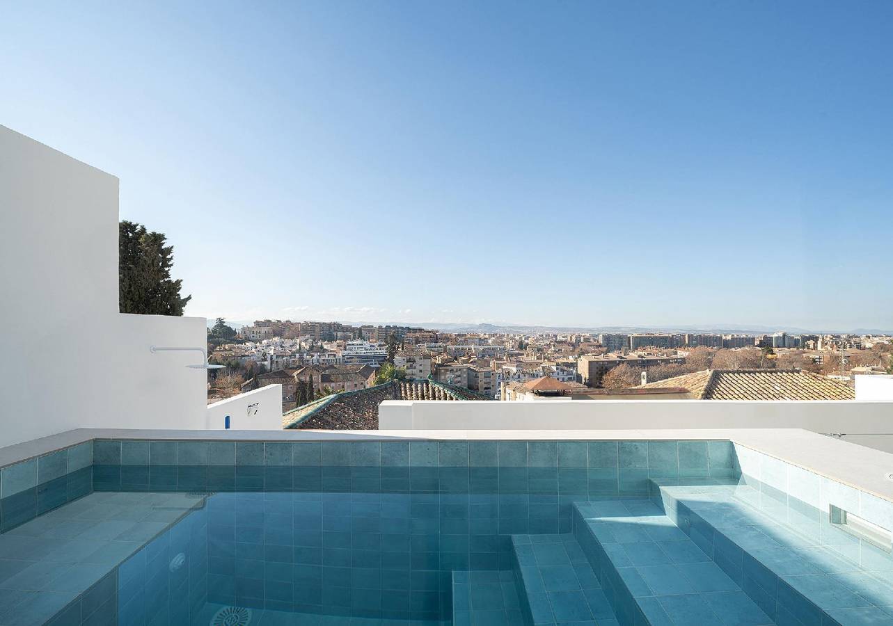 Entire holiday apartment, Private Pool - Terrace with Views - Great Location in Realejo-San Matías, Granada