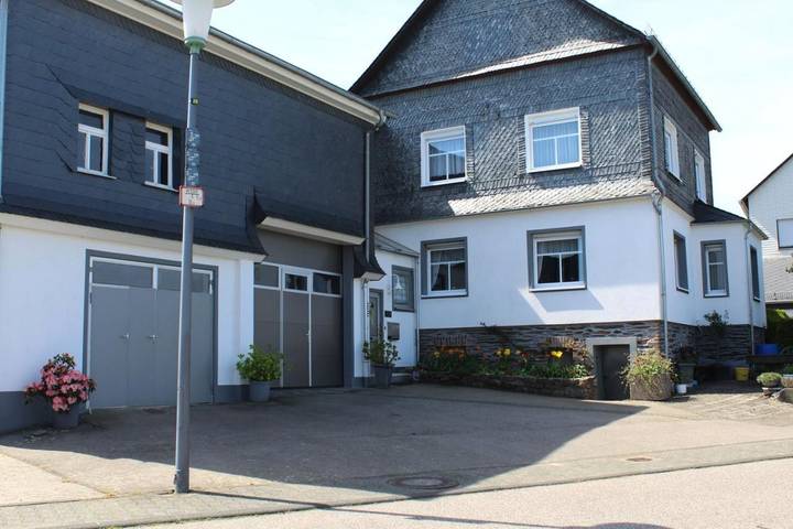 Ferienhaus für 7 Personen, mit Garten und Ausblick, kinderfreundlich in Mastershausen