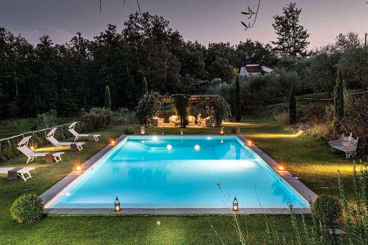 Villa per 8 persone, con terrazza e giardino a Lucca