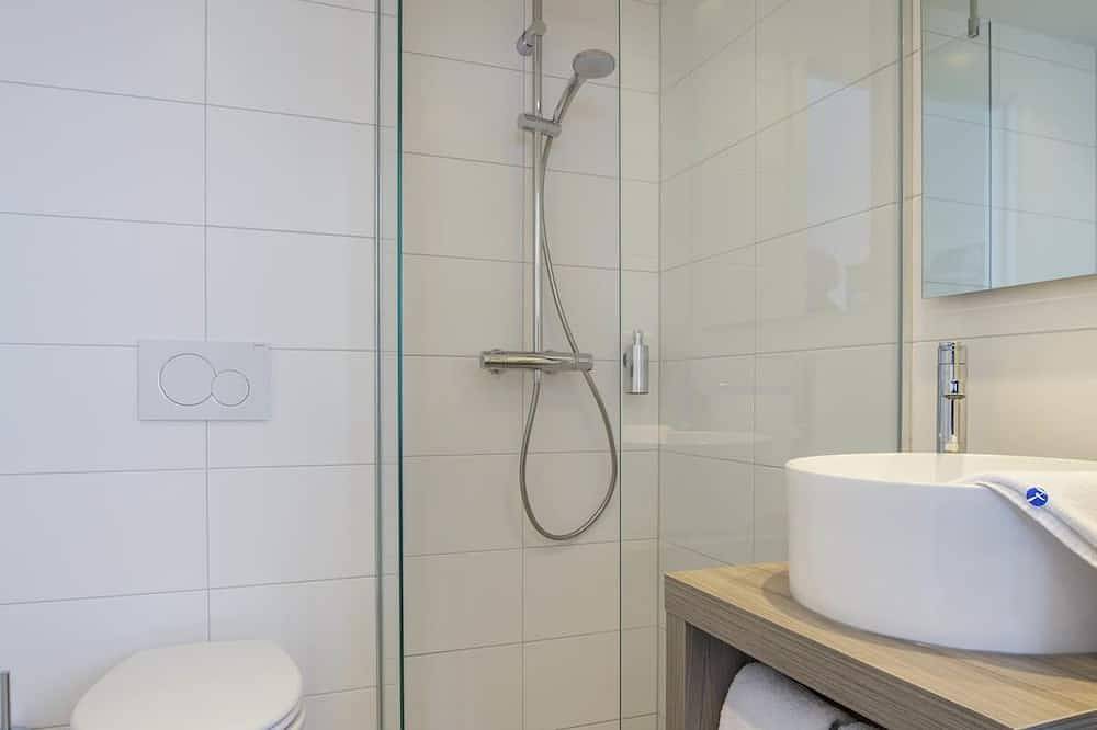 The Perfect Stay for Explorers! Free Breakfast, Onsite Dining! in Middelburg, Walcheren