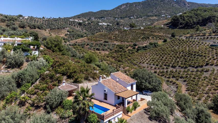 Chalet para 4 personas, con balcón y jardín en Frigiliana