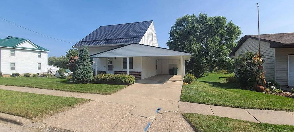 Cottage on Main/Monona Iowa is in the middle of everything in the driftless area in Iowa