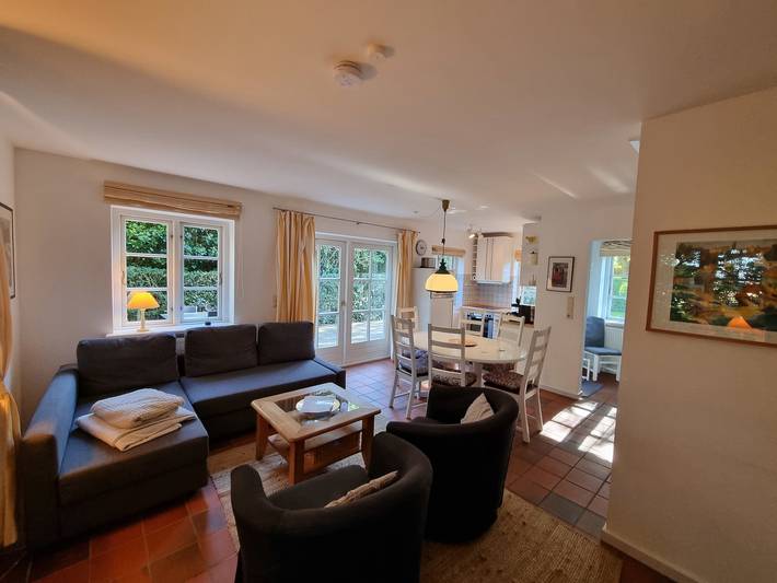 Ferienhaus für 4 Personen, mit Terrasse und Garten, kinderfreundlich in Alkersum - 2