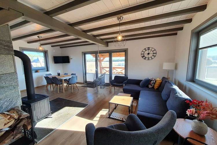Komfortable Ferienunterkunft mit Terrasse in Tucheler Heide