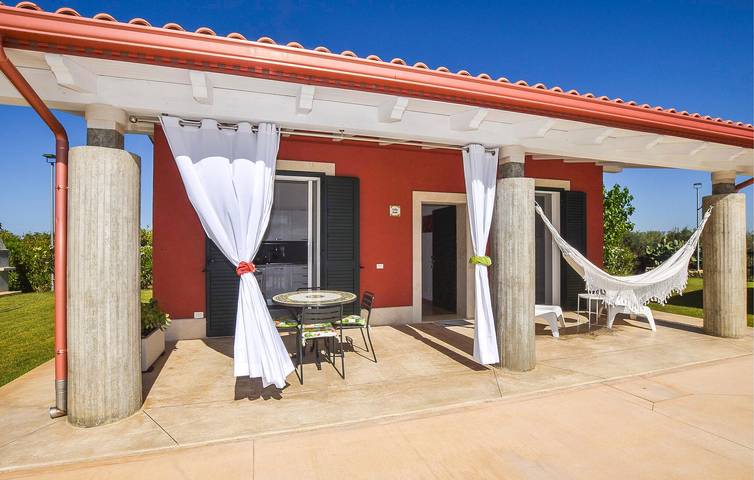 Appartamento moderno con piscina e terrazza, a 2 km da Santa Maria del Focallo in Santa Maria del Focallo, Ispica