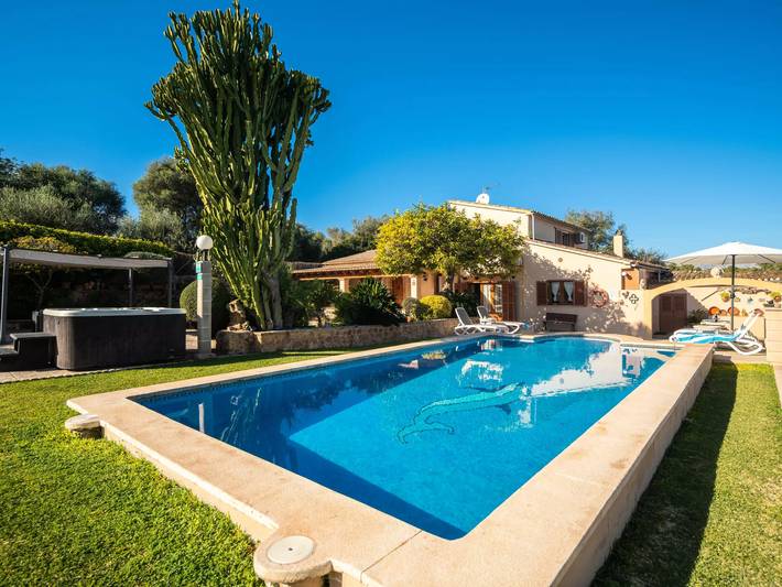 Chalet para 7 personas, con Balcón y Terraza además de Jacuzzi y Jardín en Mallorca - 2