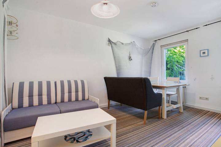 Ganze Wohnung, Ferienwohnung 'Landhaus Peenemünde - Garten' mit Privatem Garten und Wlan in Peenemünde, Usedomer Norden