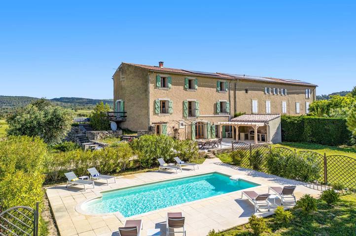 Location de vacances pour 8 personnes, avec jardin à Azillanet